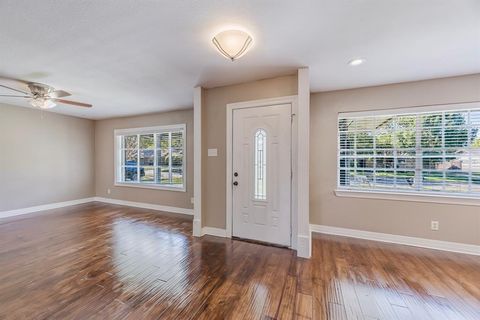 3255 Whitehall Drive Dallas TX 75229