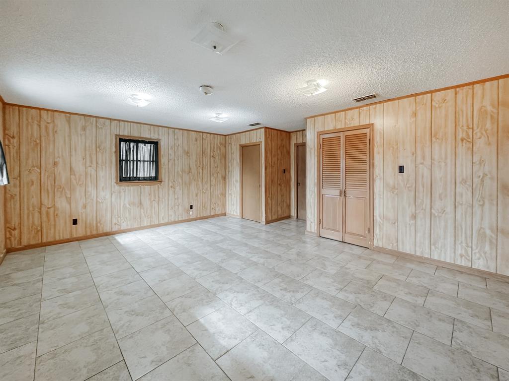 Beaton Lake Estate - Residential