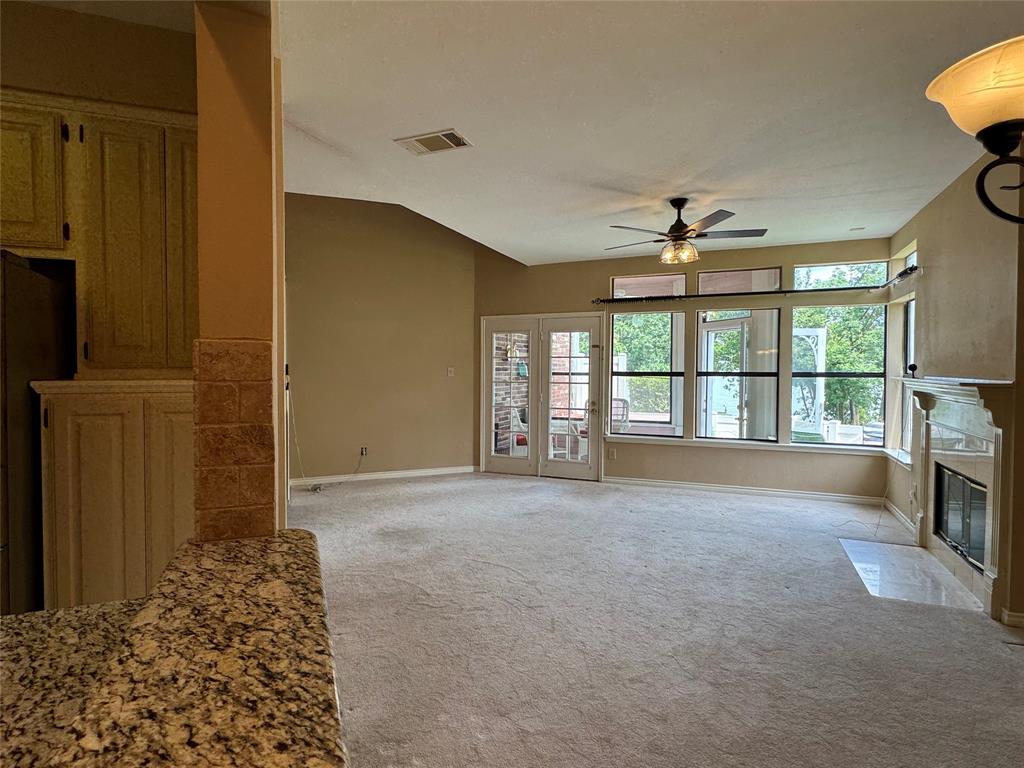 Heritage On The Lake-Waterfron - Residential