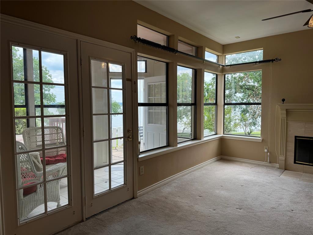 Heritage On The Lake-Waterfron - Residential