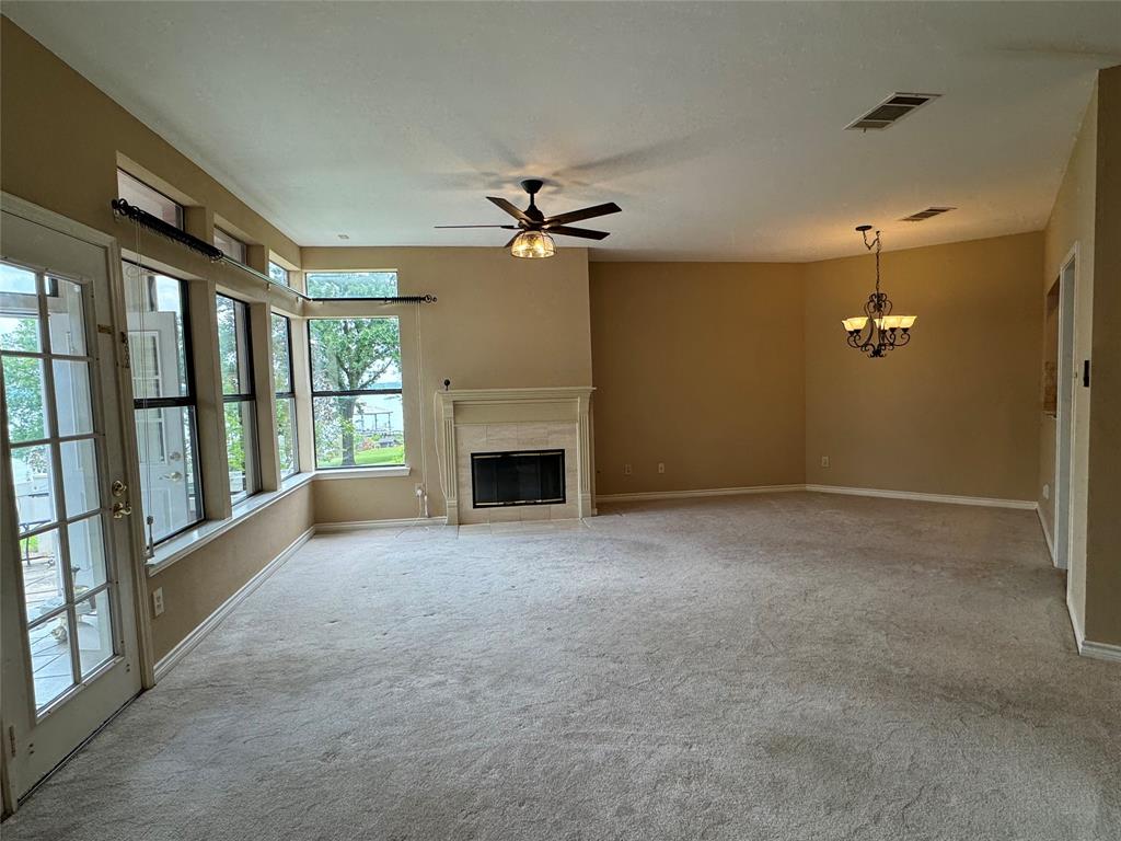 Heritage On The Lake-Waterfron - Residential