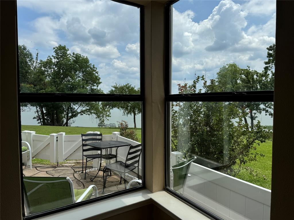 Heritage On The Lake-Waterfron - Residential