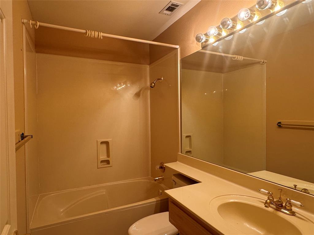 Heritage On The Lake-Waterfron - Residential