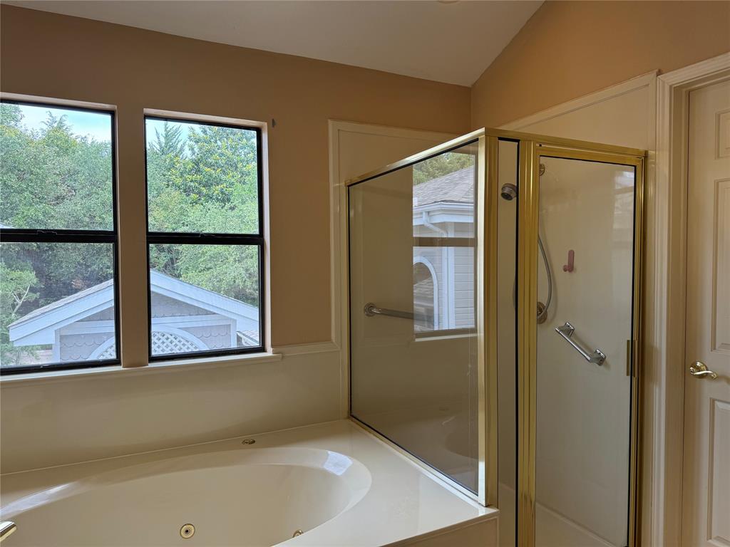 Heritage On The Lake-Waterfron - Residential