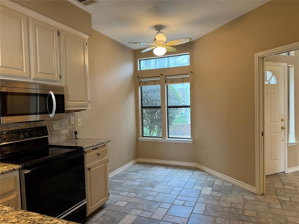 Heritage On The Lake-Waterfron - Residential