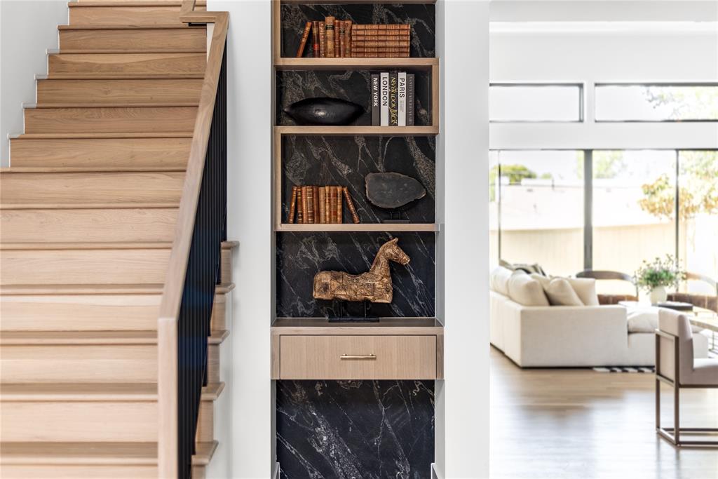 GASTONWOOD - Residential