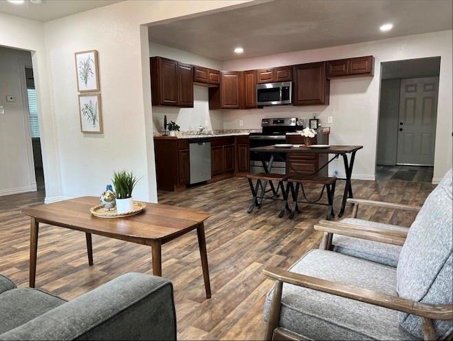 8521 Pemberton Court