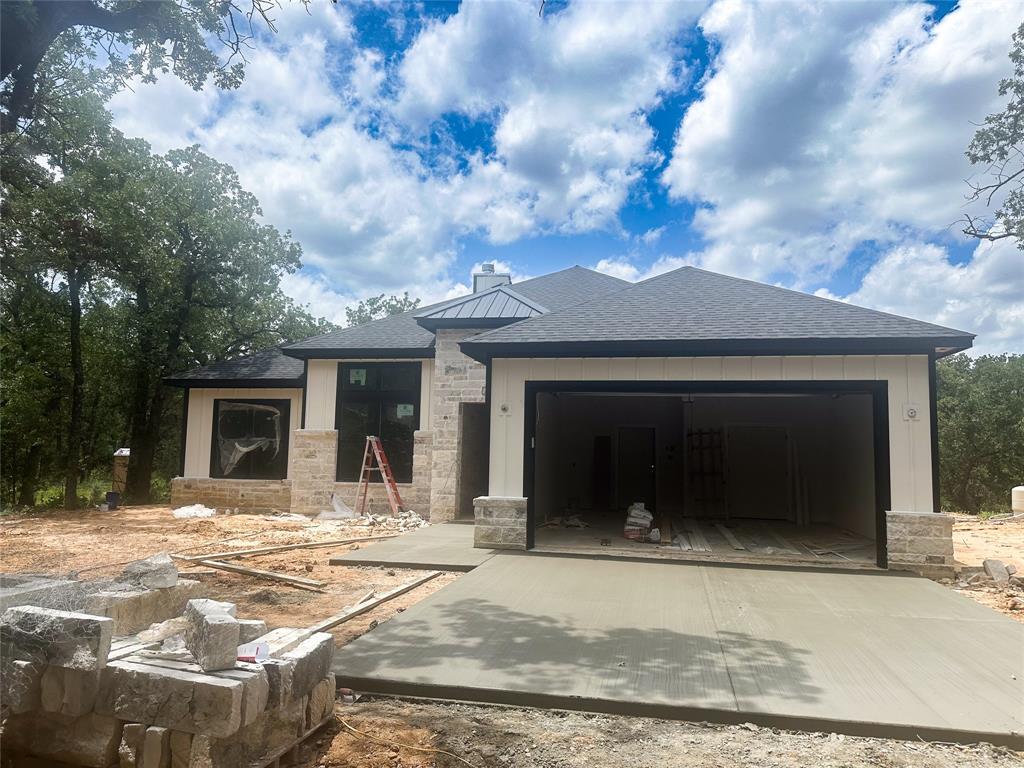 276 Private Road 3204