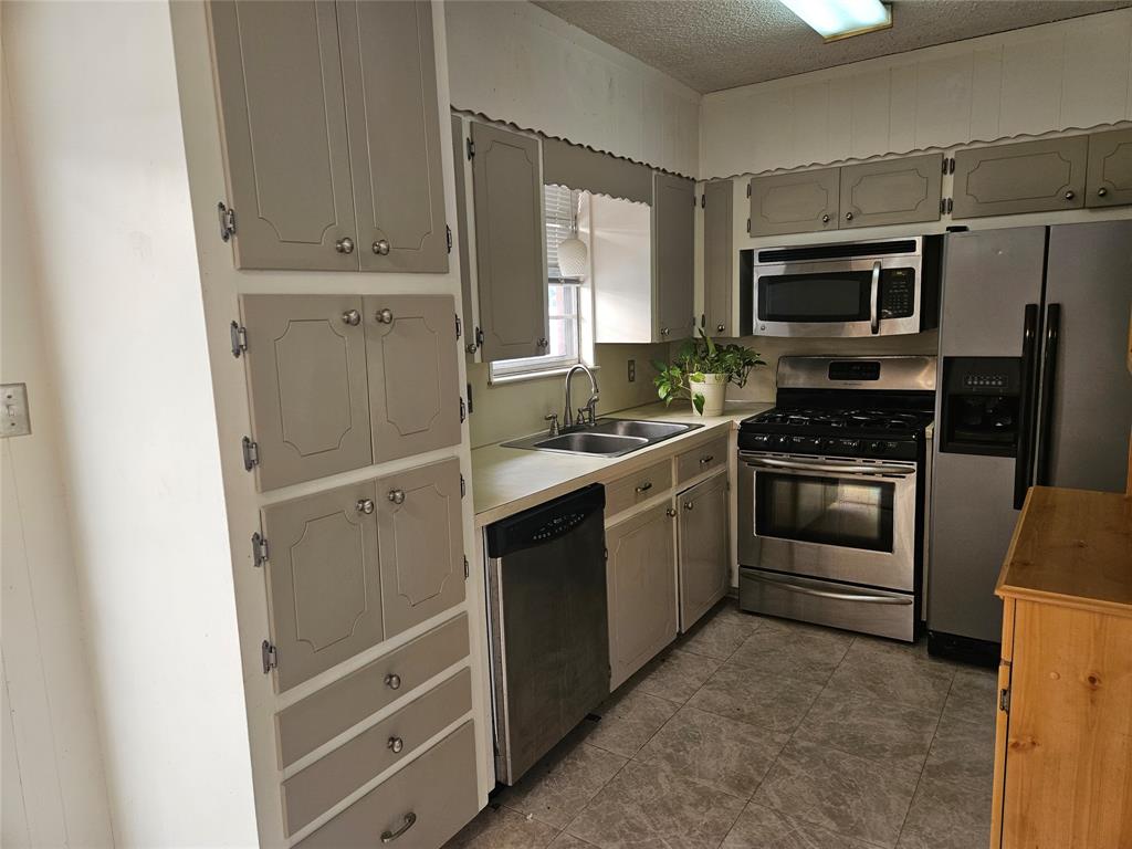 Kennedy Sub - Residential Lease