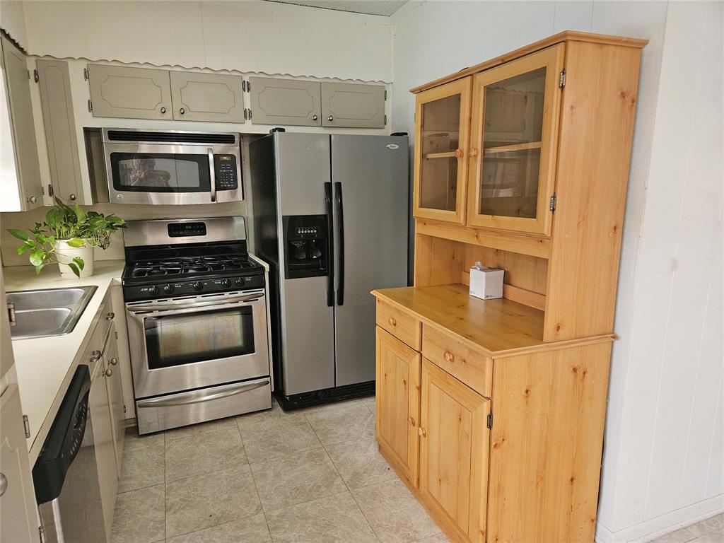 Kennedy Sub - Residential Lease