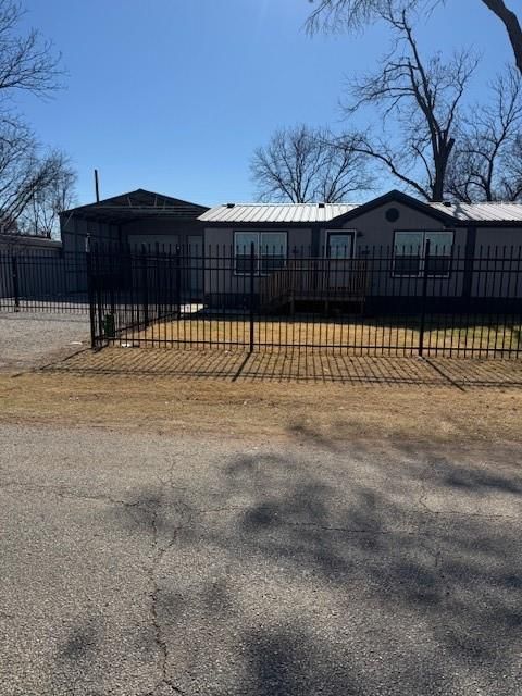 117 M Anthony Loop Graford TX 76449
