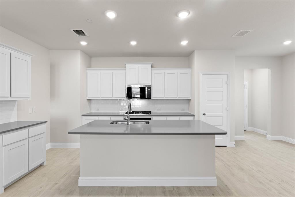 1963 Gentle Oak Trail