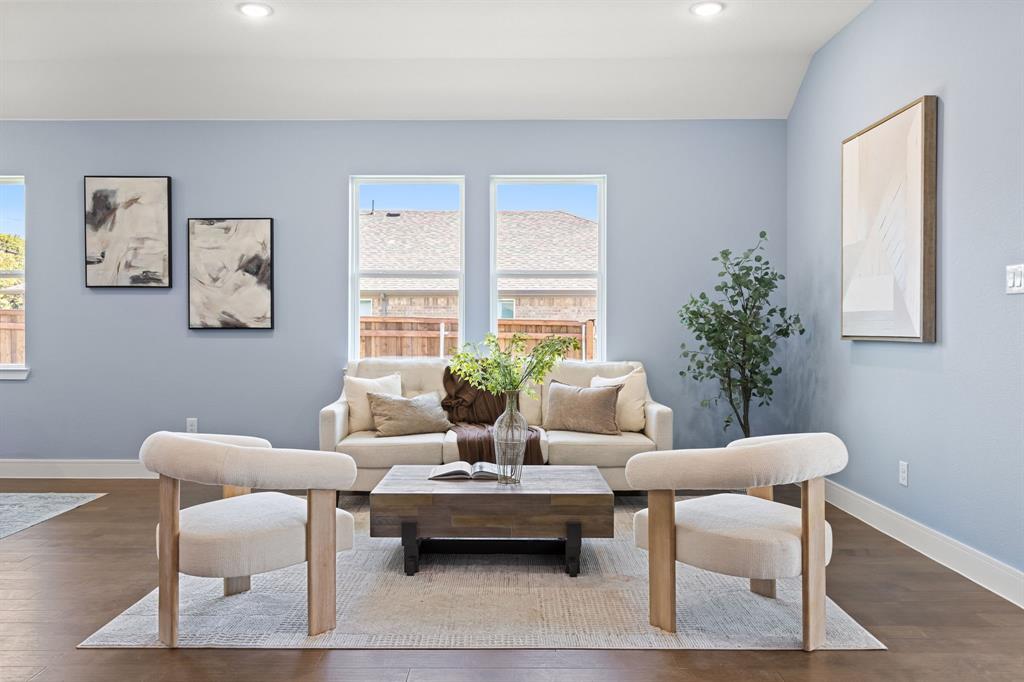 Rolling Hills 01 - Residential