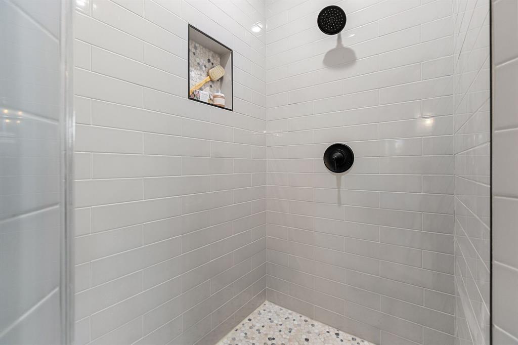 Rolling Hills 01 - Residential