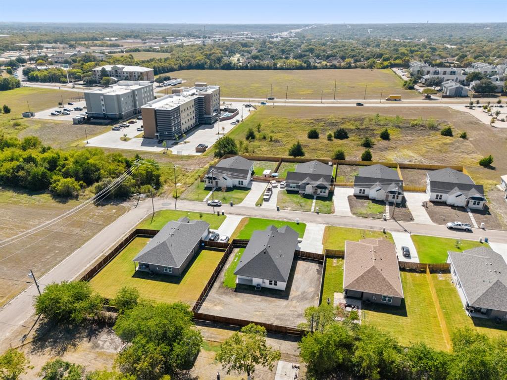 Rolling Hills 01 - Residential