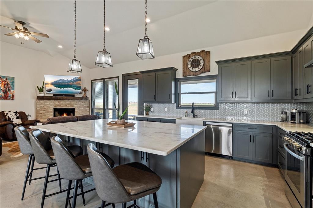 G-0989 QUILLEN CHARLES A-G0989, ACRES 3.64 - Residential