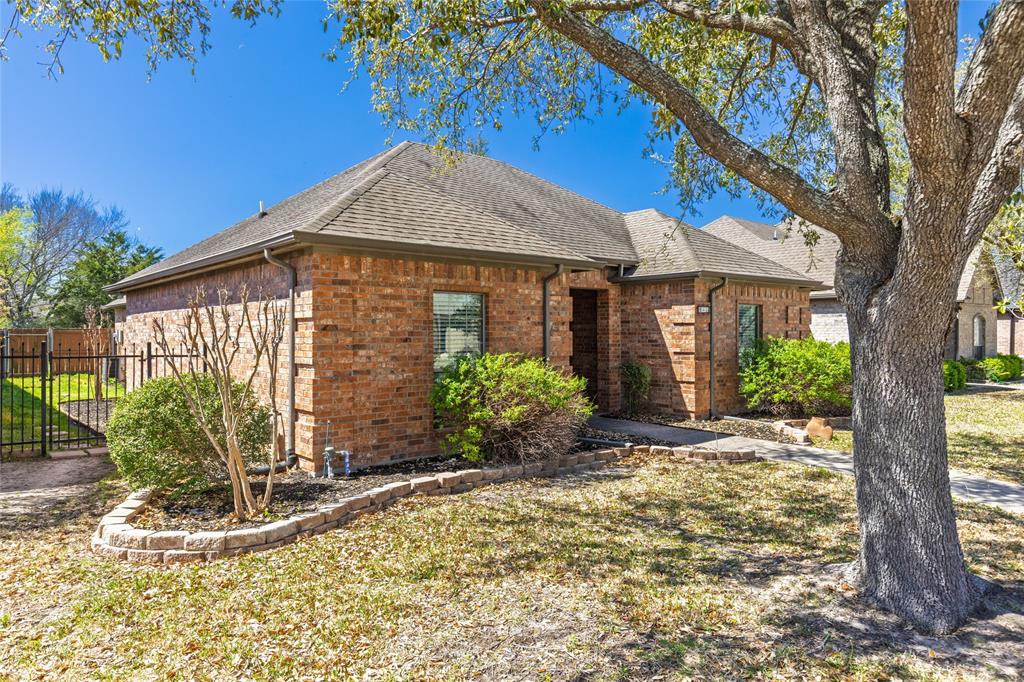 543 Oakridge Drive