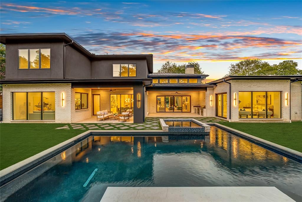 10815 Pinocchio Drive