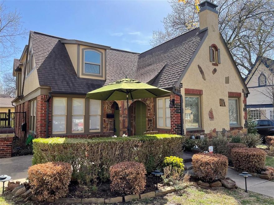 This lovely 3 bedroom Tudor is located in the heart of Lower Greenville, walking distance to Glencoe Park, the Katy Trail and all of the various restaurants, bars and entertainment this neighborhood has to offer! It may have been built in 1926 but it has been fully renovated while keeping that 1920's charm. The front entryway can also double as a sitting area for reading, the kitchen comes with a Viking gas range and a built-in refrigerator. The upstairs offers two separate alcoves that are a perfect fit for an office area or playroom for the kids! Two car detached garage, electric gate 
at driveway and landscaped backyard for your enjoyment! Property is offered furnished or unfurnished, short term lease options available. Yard maintenance is included.