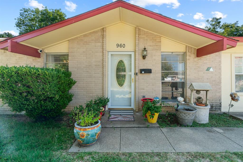 960 Ashwood Drive