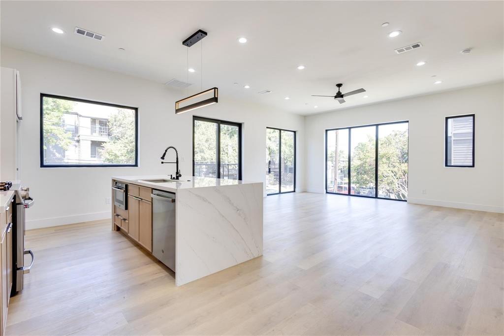 DEERE PARK - Residential