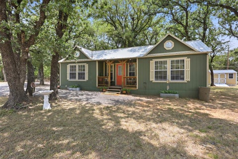 Photo of 5727 Arkansas Trail, Granbury, TX 76048 (MLS # 21342026)