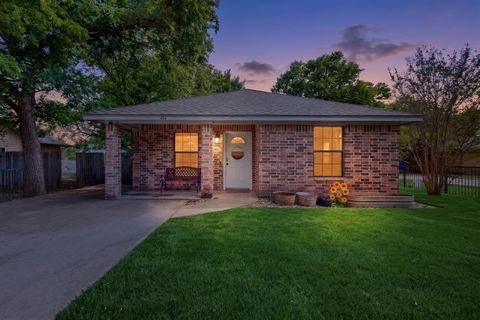 494 Park Street Cleburne TX 76031