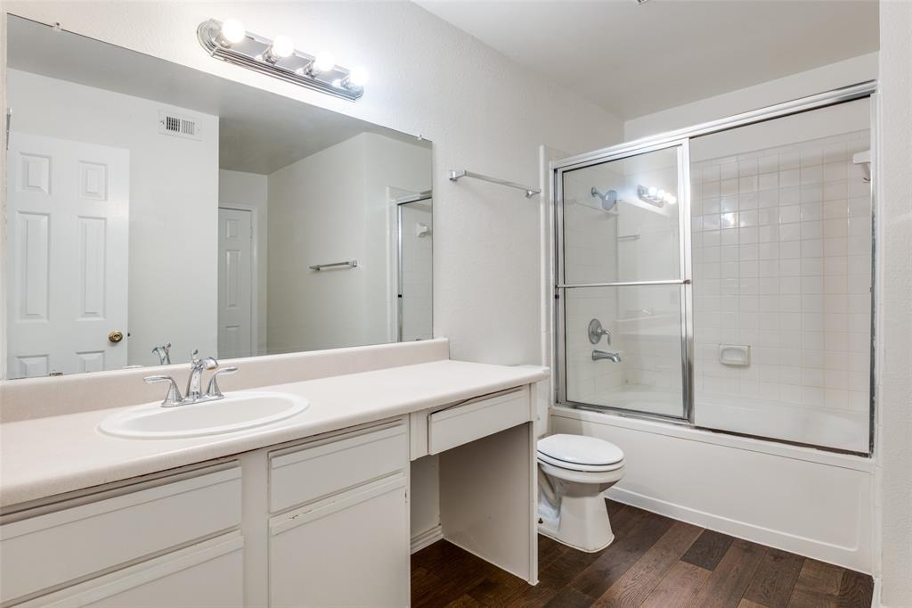 2201 Wolf Street 6106