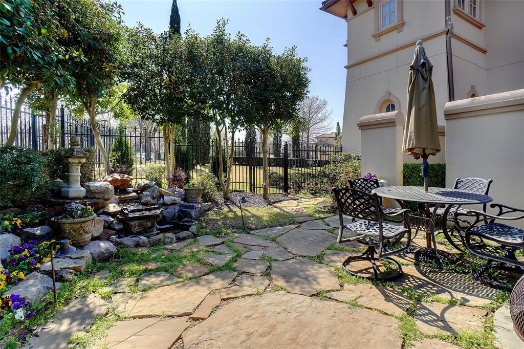 Chateau Du Lac Ph I - Residential