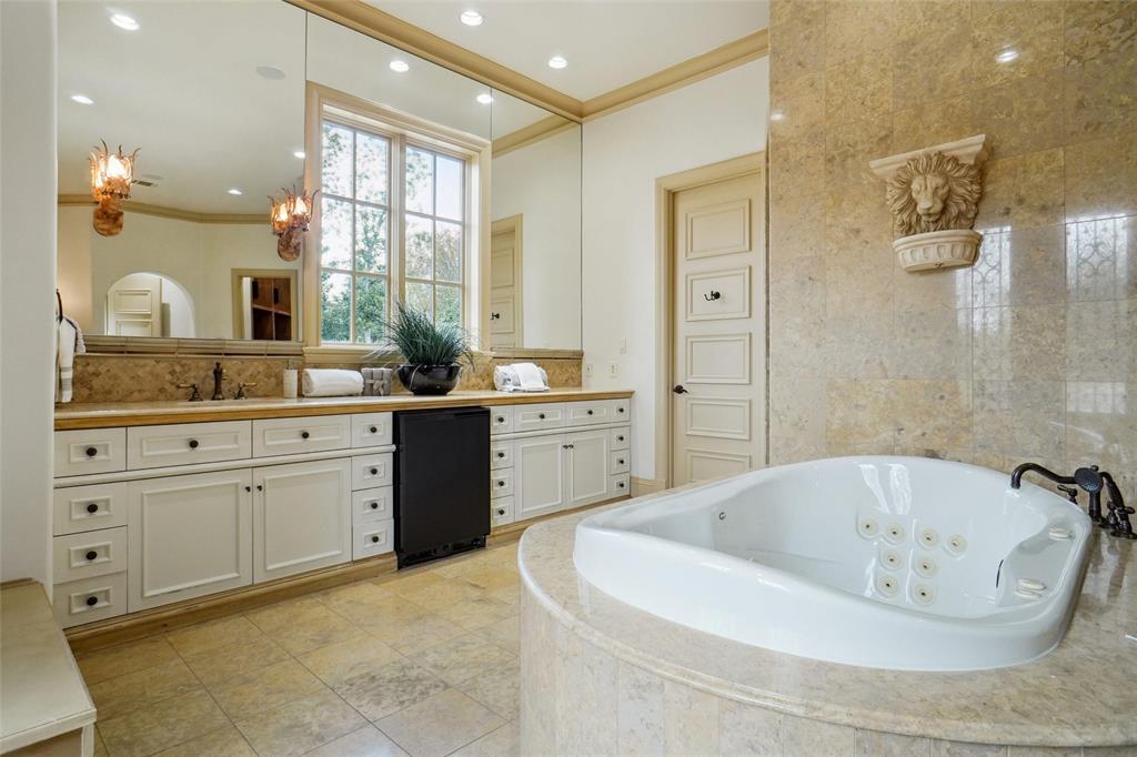 Chateau Du Lac Ph I - Residential