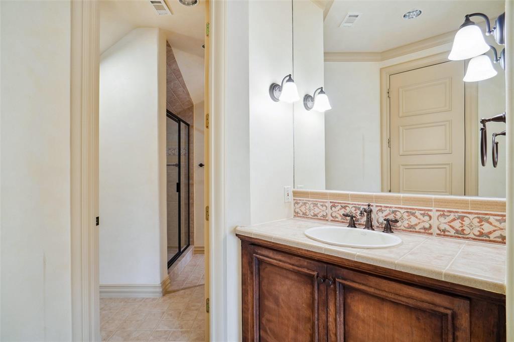 Chateau Du Lac Ph I - Residential