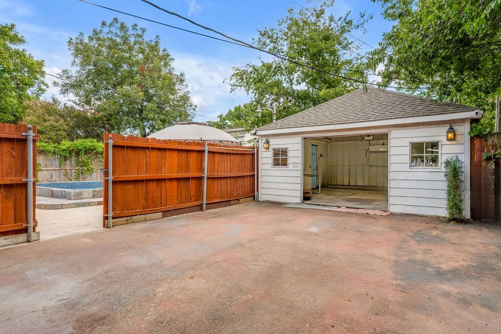 Stevens Park Village - Residential Lease