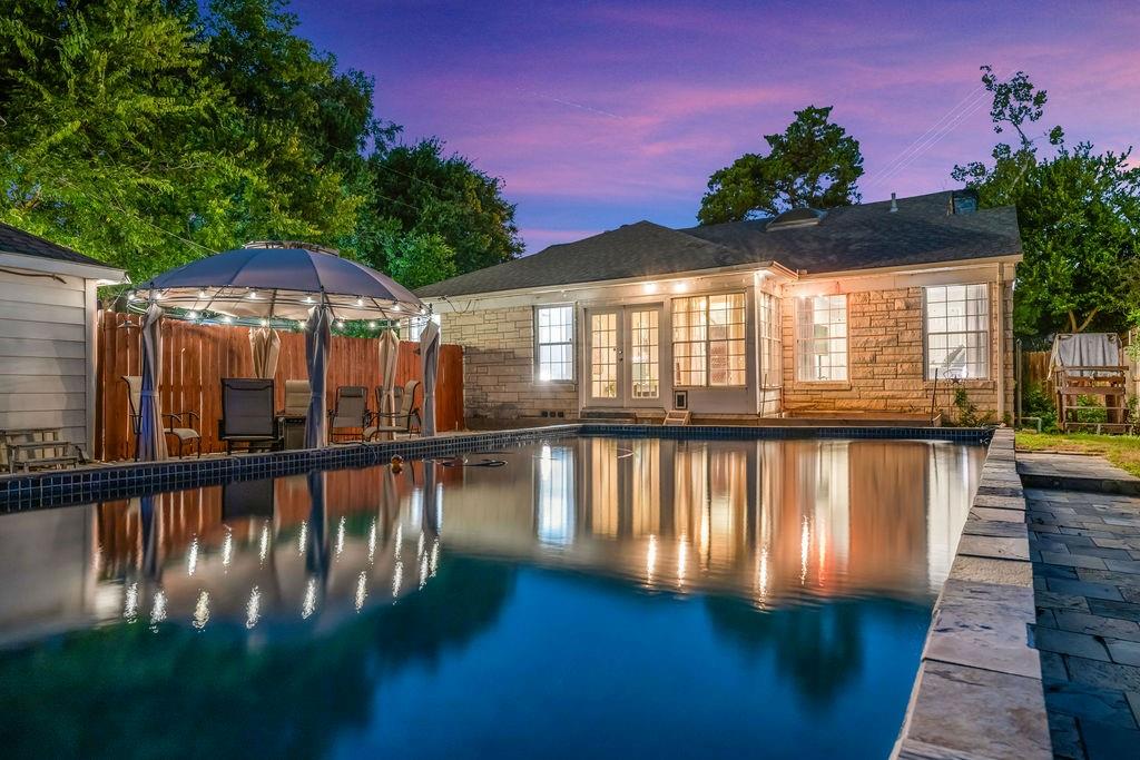 Stevens Park Village - Residential Lease