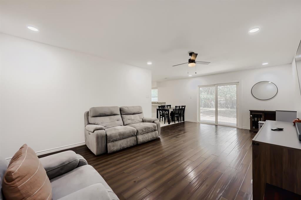 1900 Lomita Lane