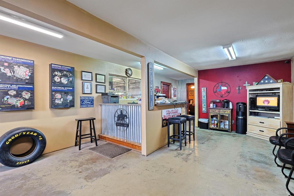 unknown - Commercial Sale