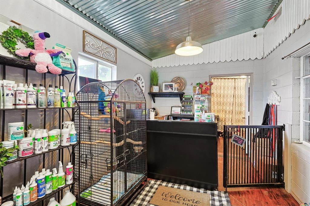 unknown - Commercial Sale