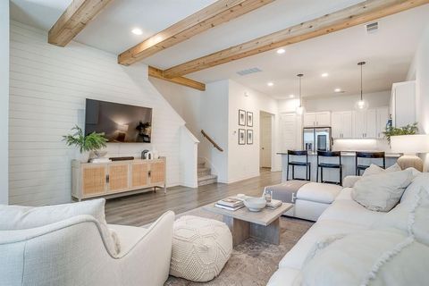2829 Stanley Avenue Fort Worth TX 76110