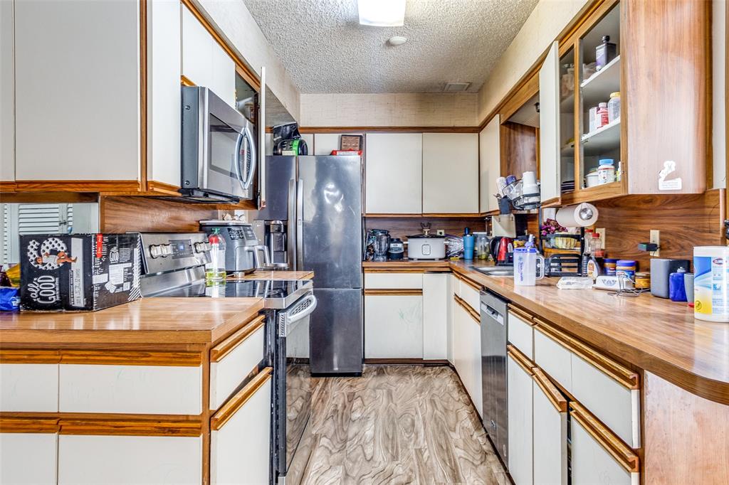 OAK PARK ESTATES - Residential