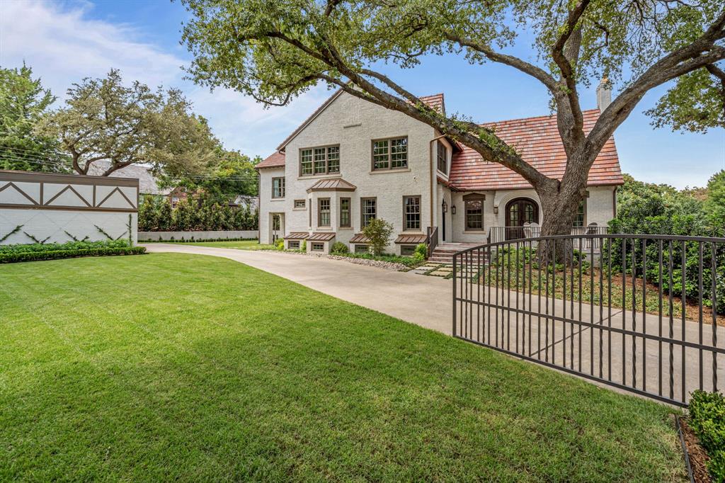 2336 Medford Court E