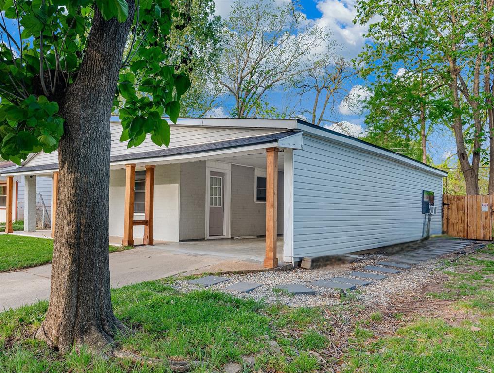 Swan Lake - Residential