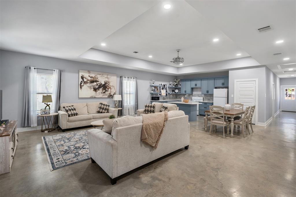 Point La Vista - Residential