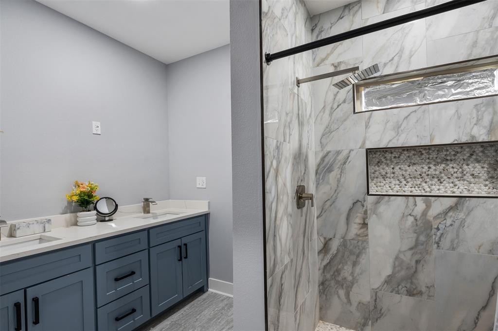 Point La Vista - Residential