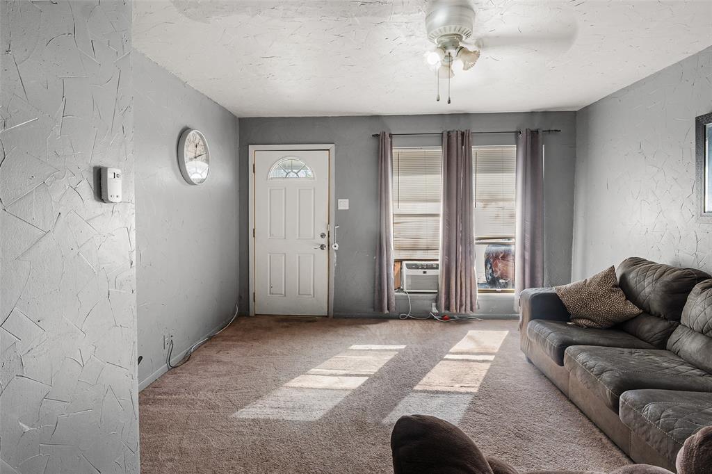 1129 Ridgeview Street