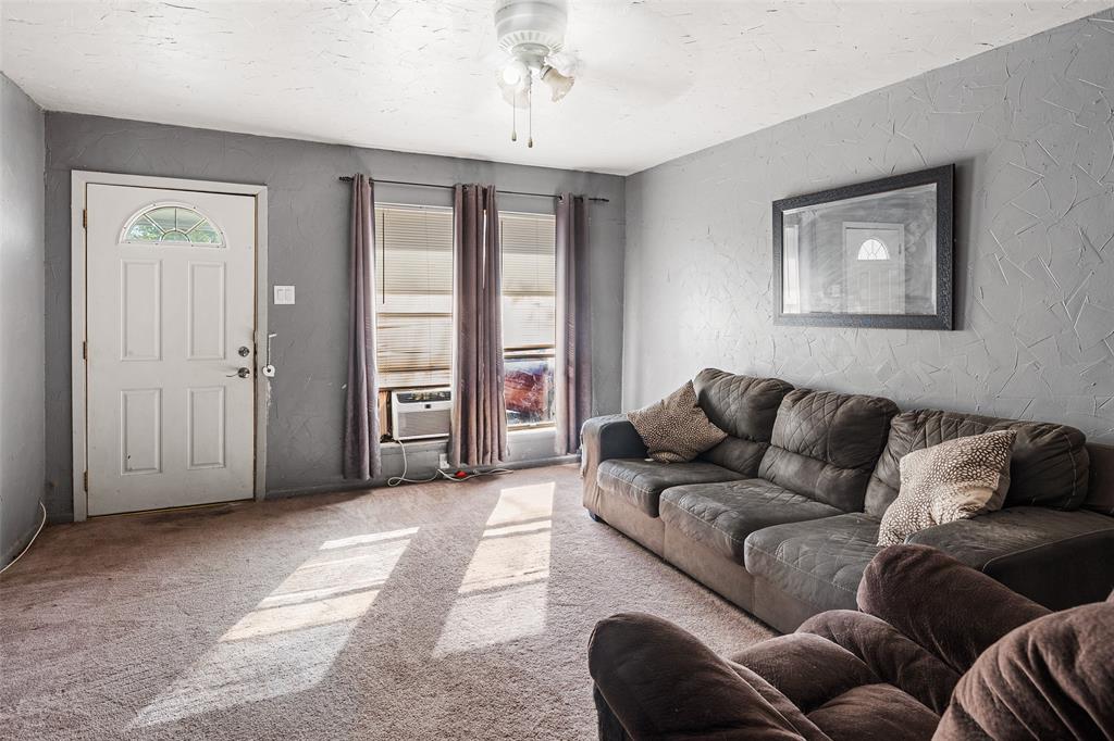 1129 Ridgeview Street