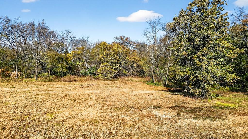 CROSSROADS OF FRIENDLINESS - Land