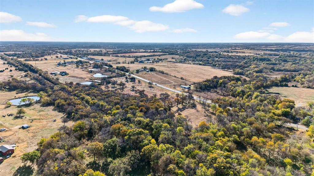 CROSSROADS OF FRIENDLINESS - Land