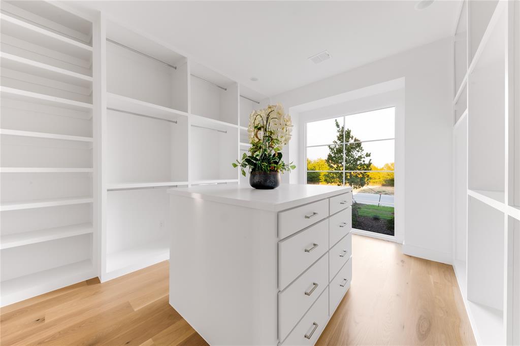 Montrachet - Residential