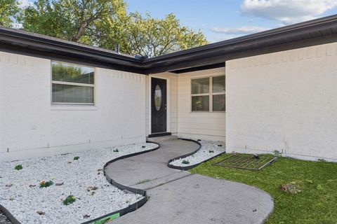6428 Carousel Drive Watauga TX 76148