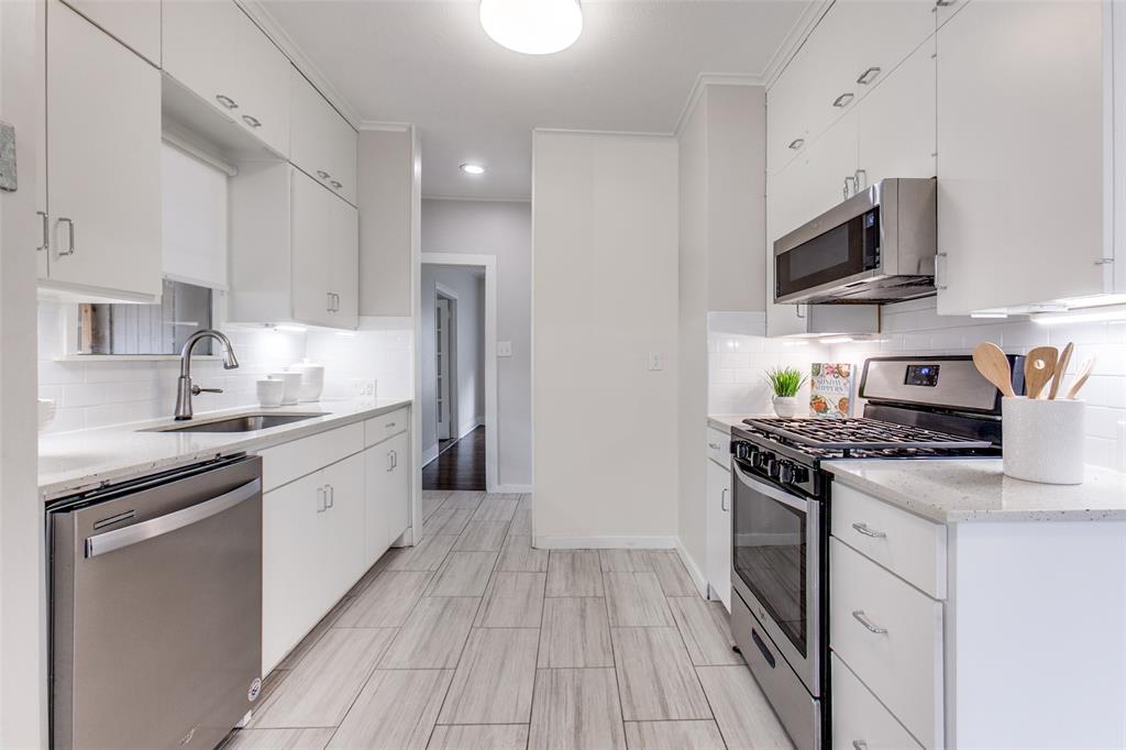 3905 Prescott Avenue