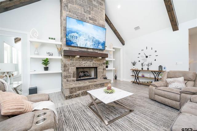 T QUEVADO - Residential